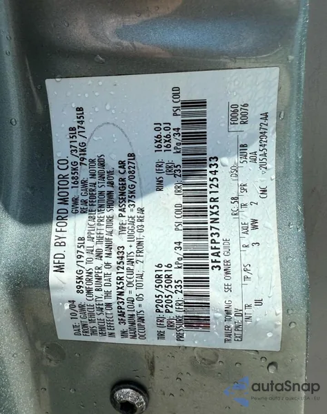 2005 Ford Focus Zx5 from USA, damaged, VIN 3FAFP37NX5R125433